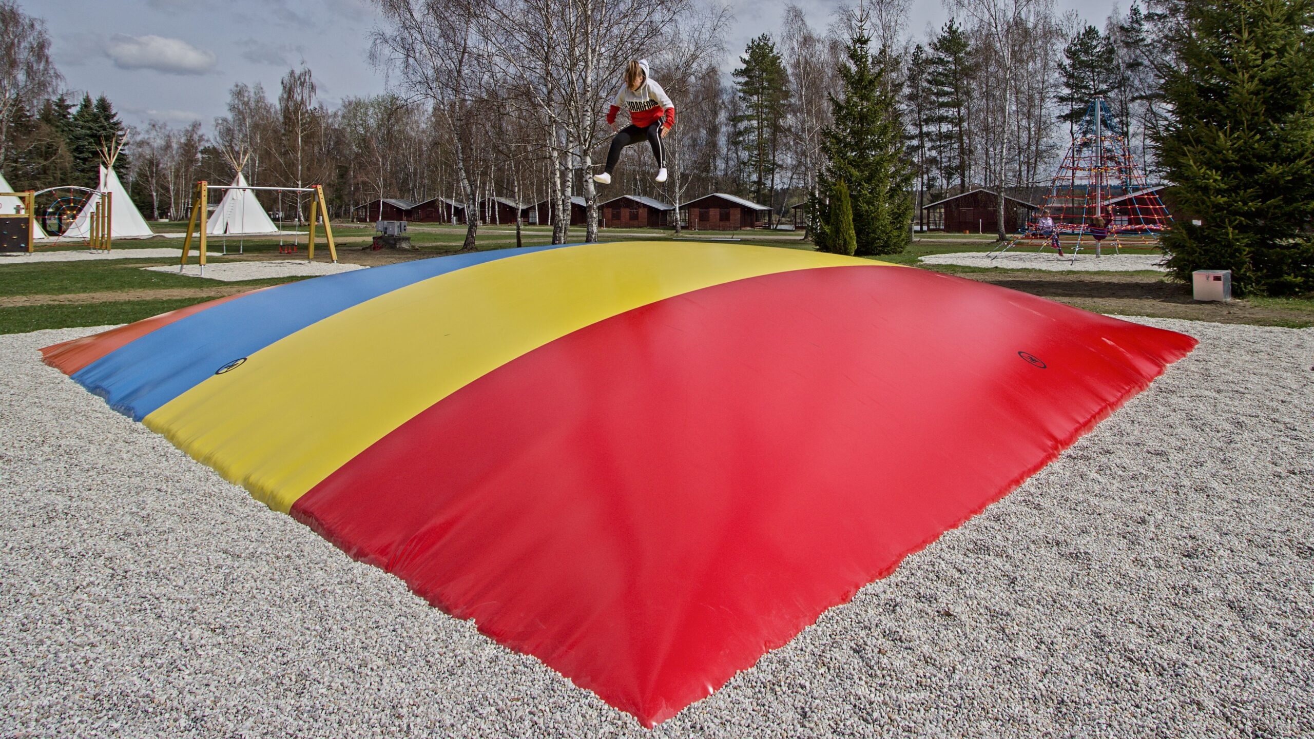 Kemp Pohoda - nafukovací trampolína JUMP